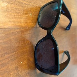 Black quilted Chanel Sunglasses from 90’s